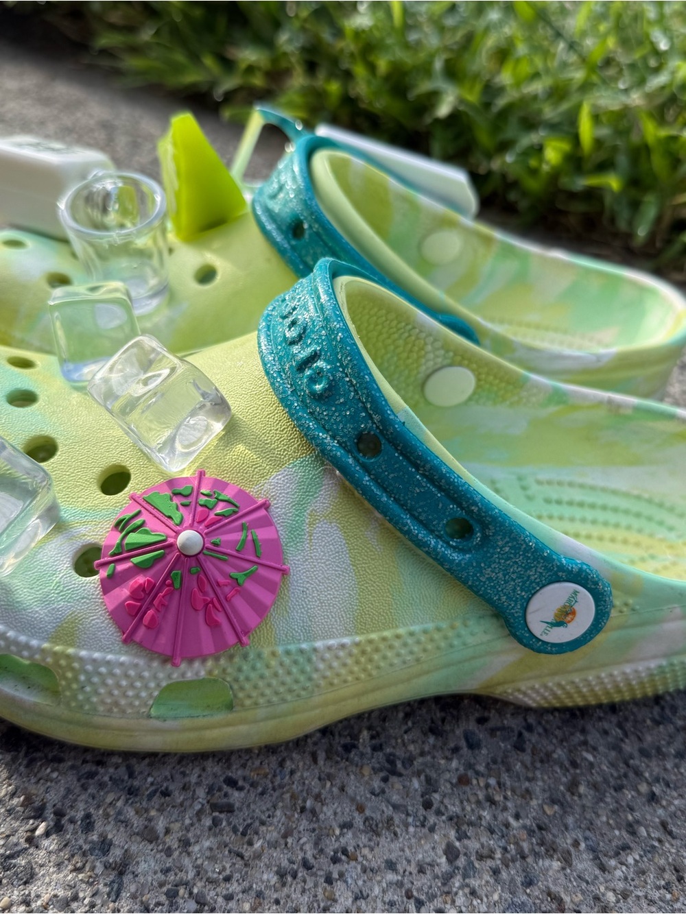 Margaritaville x Crocs - Picture 3 of 6